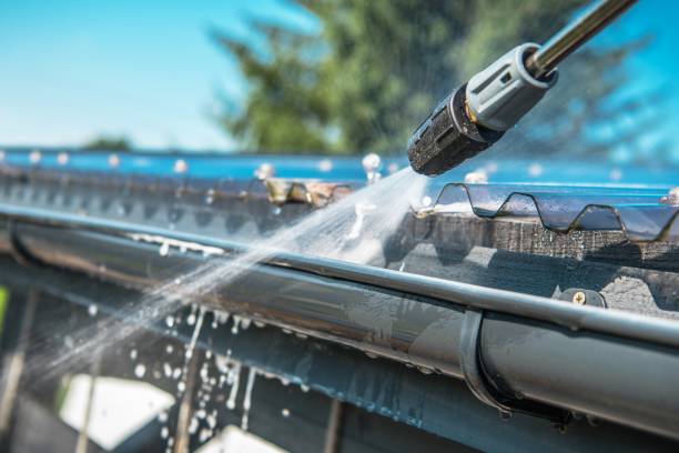 Best Garage Pressure Washing  in Saukville, WI